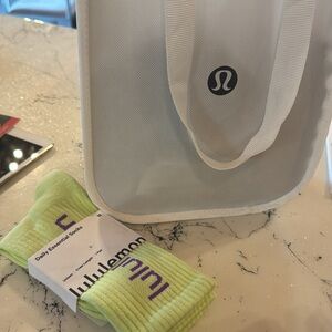 Lululemon Green purple logo Socks Crew Ribbed daily essentials medium plus bag